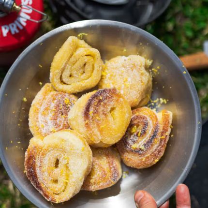 Vanilla buns with lemon